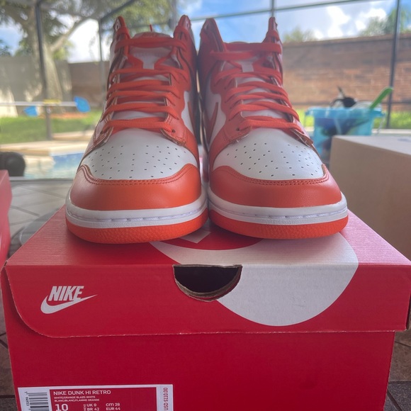 Athletic_Shoes